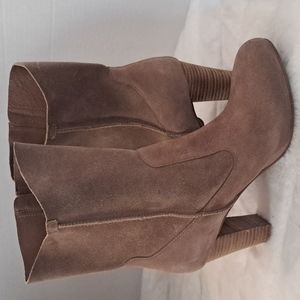 UGG Australia Athena Block Heeled Bootie SZ 8.5
